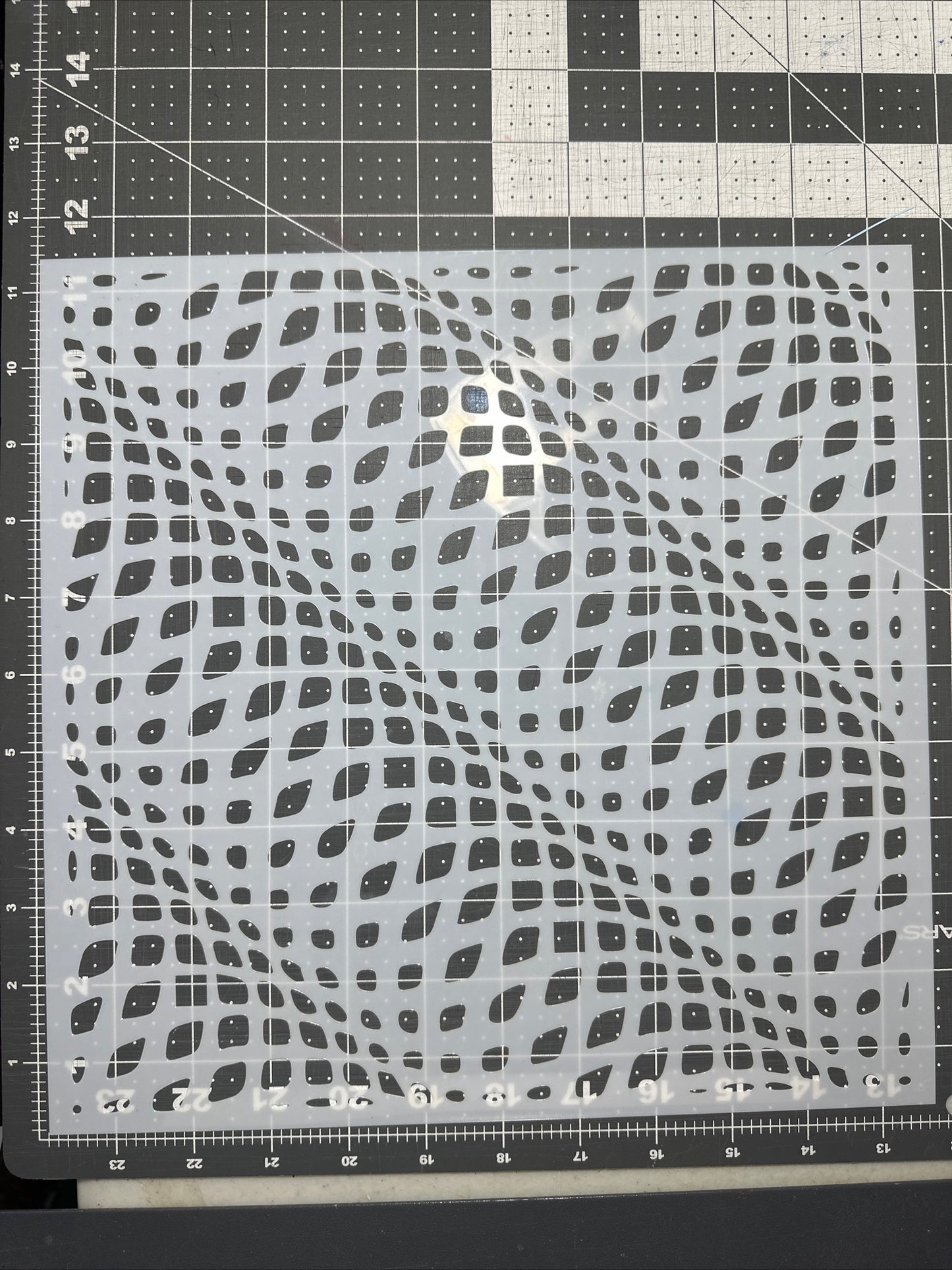 3D Snake Skin Roll Geometric 12” AIRBRUSH Paint STENCIL Mylar Reuseable