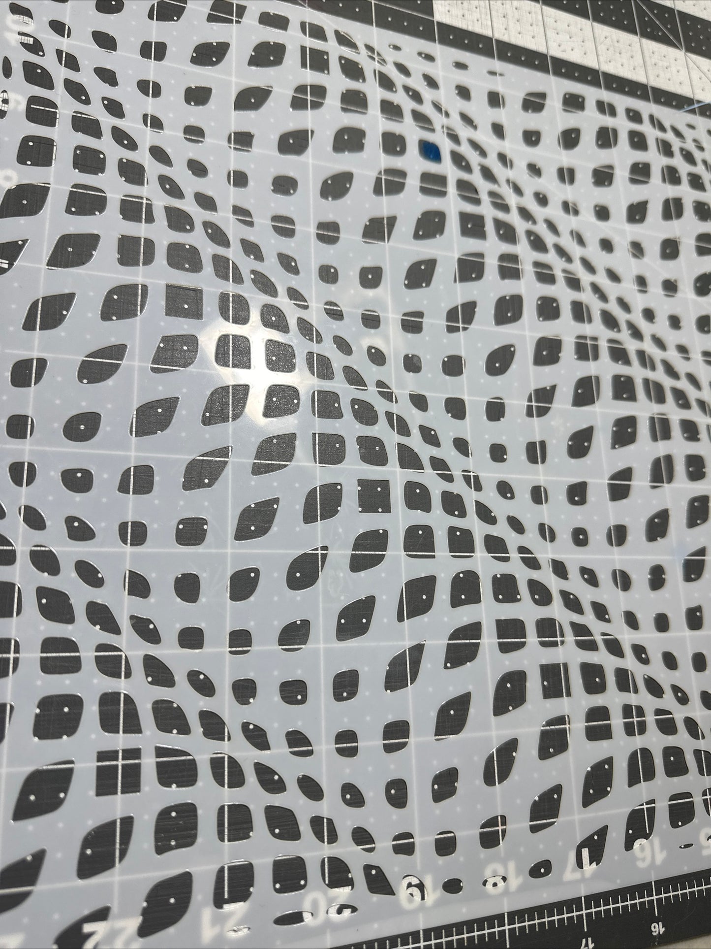 3D Snake Skin Roll Geometric 12” AIRBRUSH Paint STENCIL Mylar Reuseable