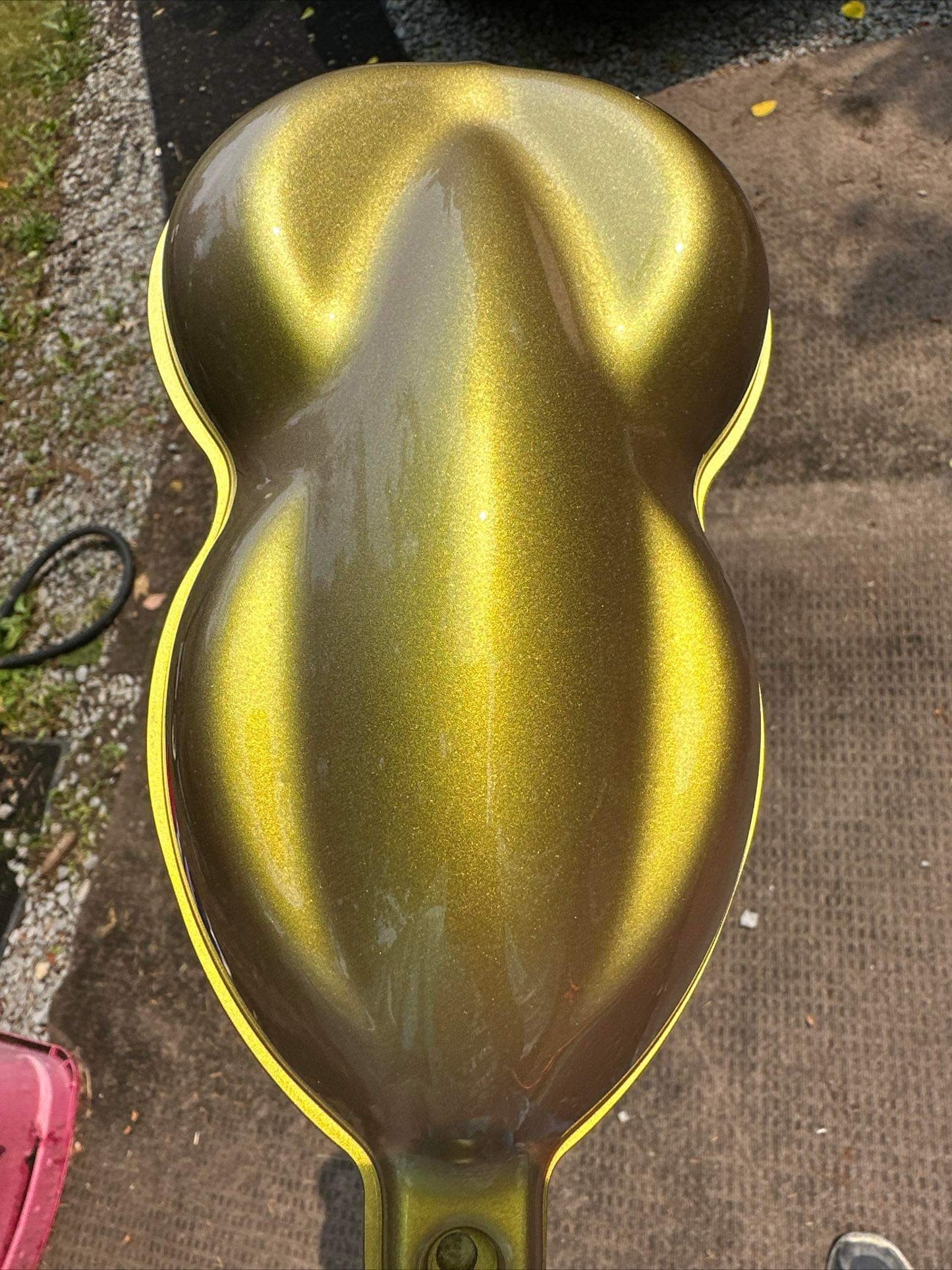 Outrageous SILVER TO GOLD FLIP FLOP PEARL basecoat 1:1 mix