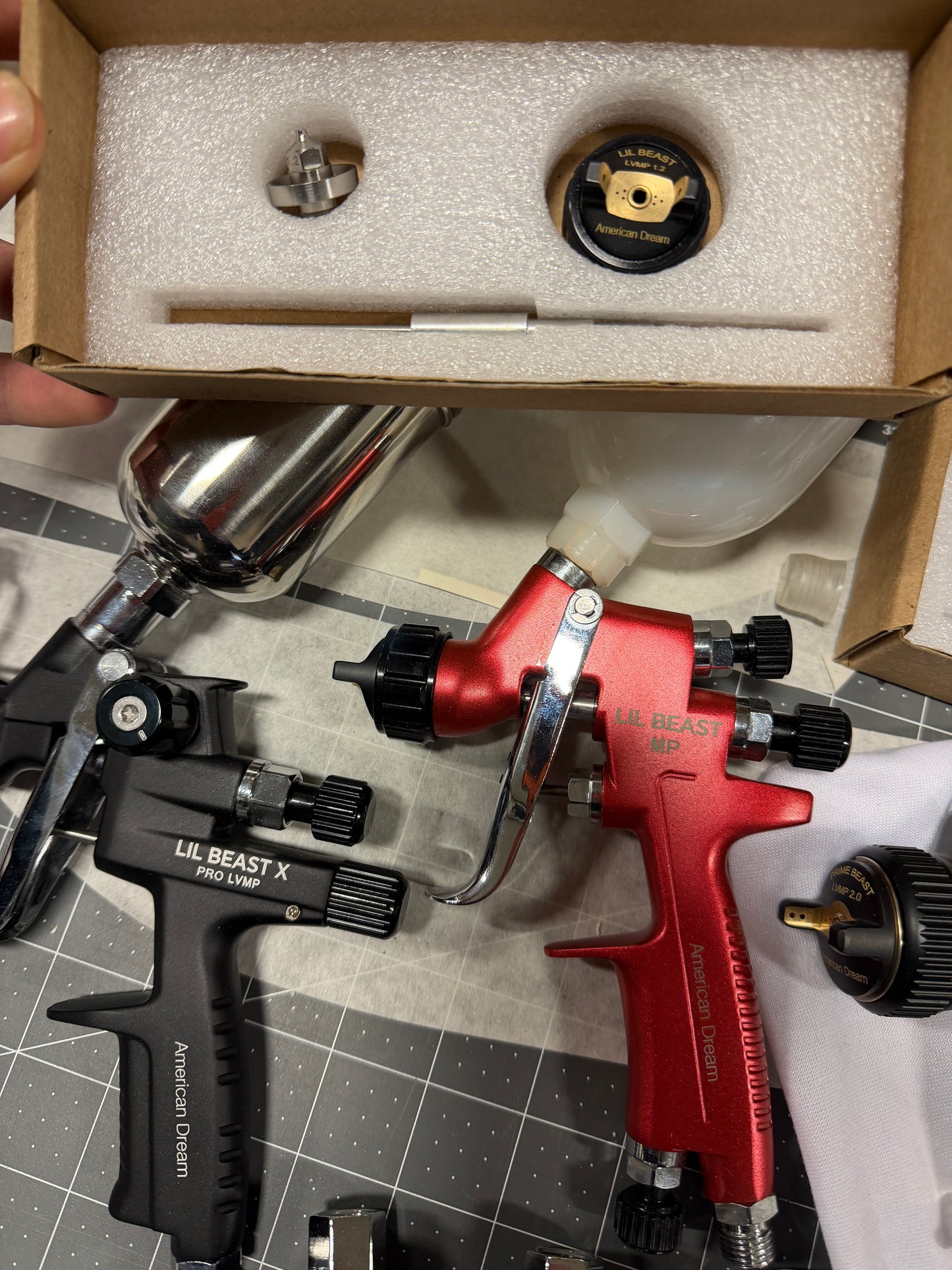 LIL BEAST X 0.8mm all NEW HIGH END MINI PAINT GUN SPRAYER , WITH METAL CUP