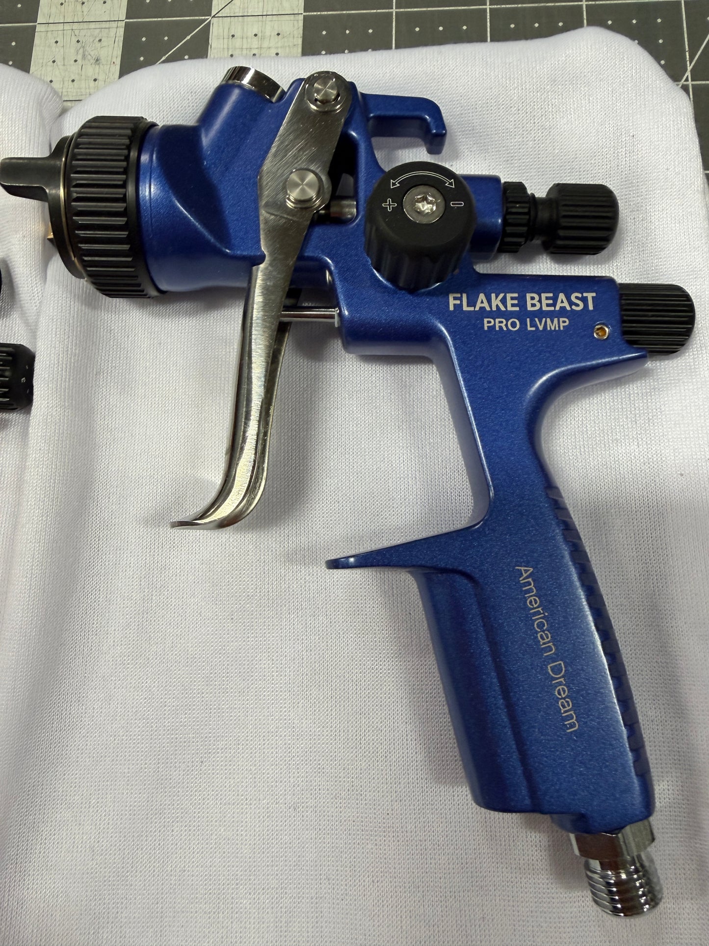 FLAKE BEAST 2.5mm LVMP PAINT GUN SPRAYER for FLAKES, SUPER HIGH BUILD PRIMER, POLYESTER FILLER